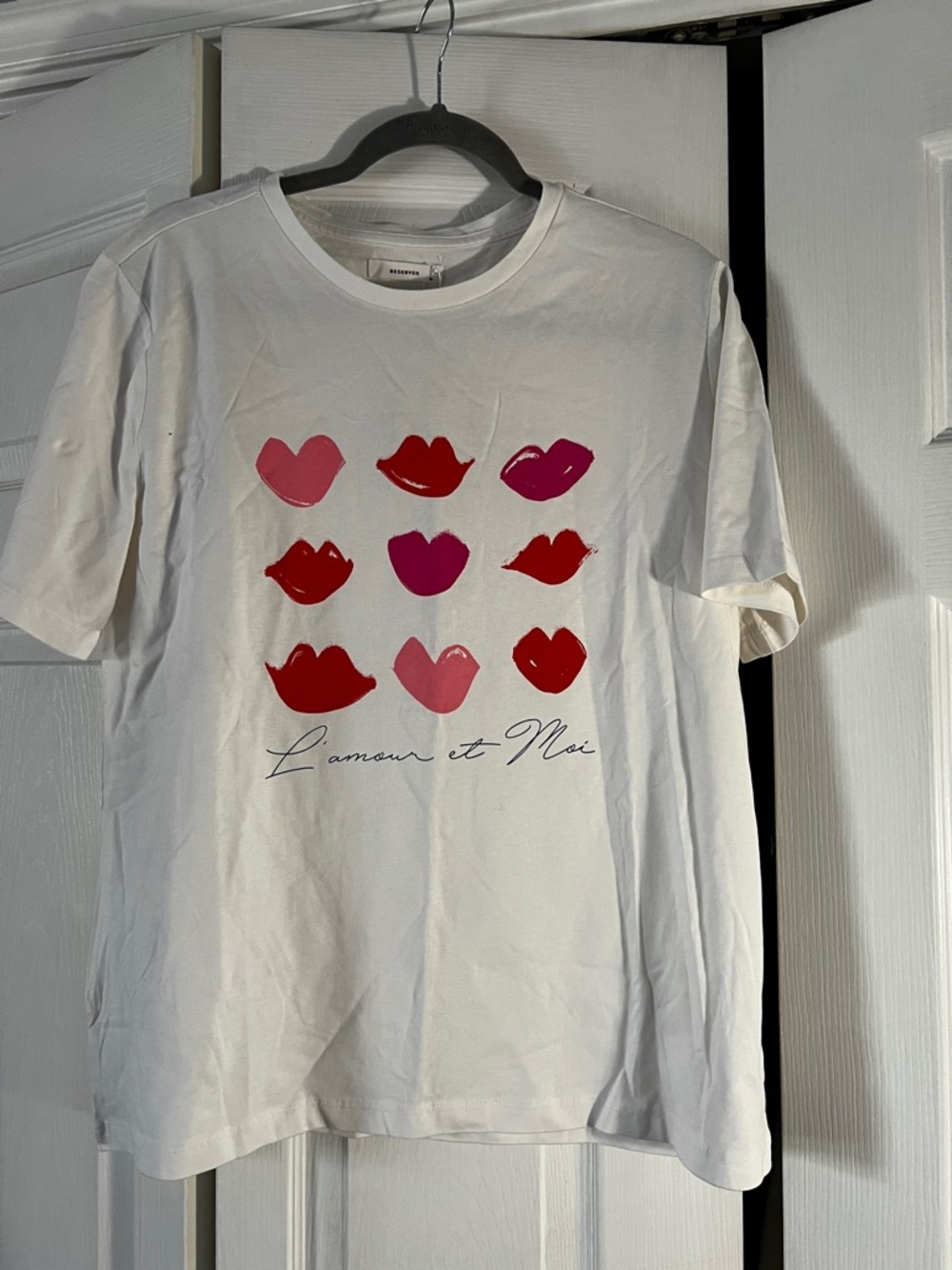 Graphic Lip Print White Tee with Pink & Red Accents
